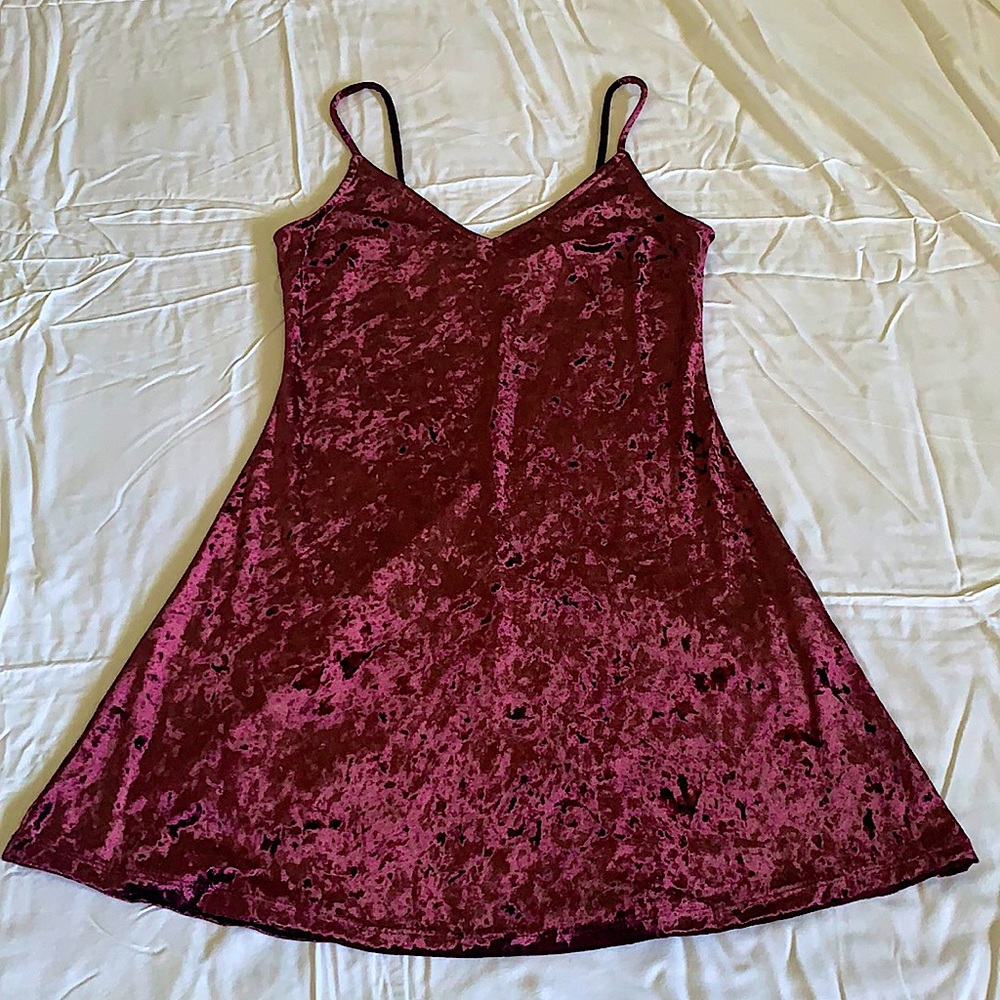 Women’s Maroon Velvet Forever 21 Dress
